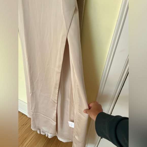 BRAND NEW WITH TAGS Fame and Partners Gown in Champagne - Picture 3 of 4